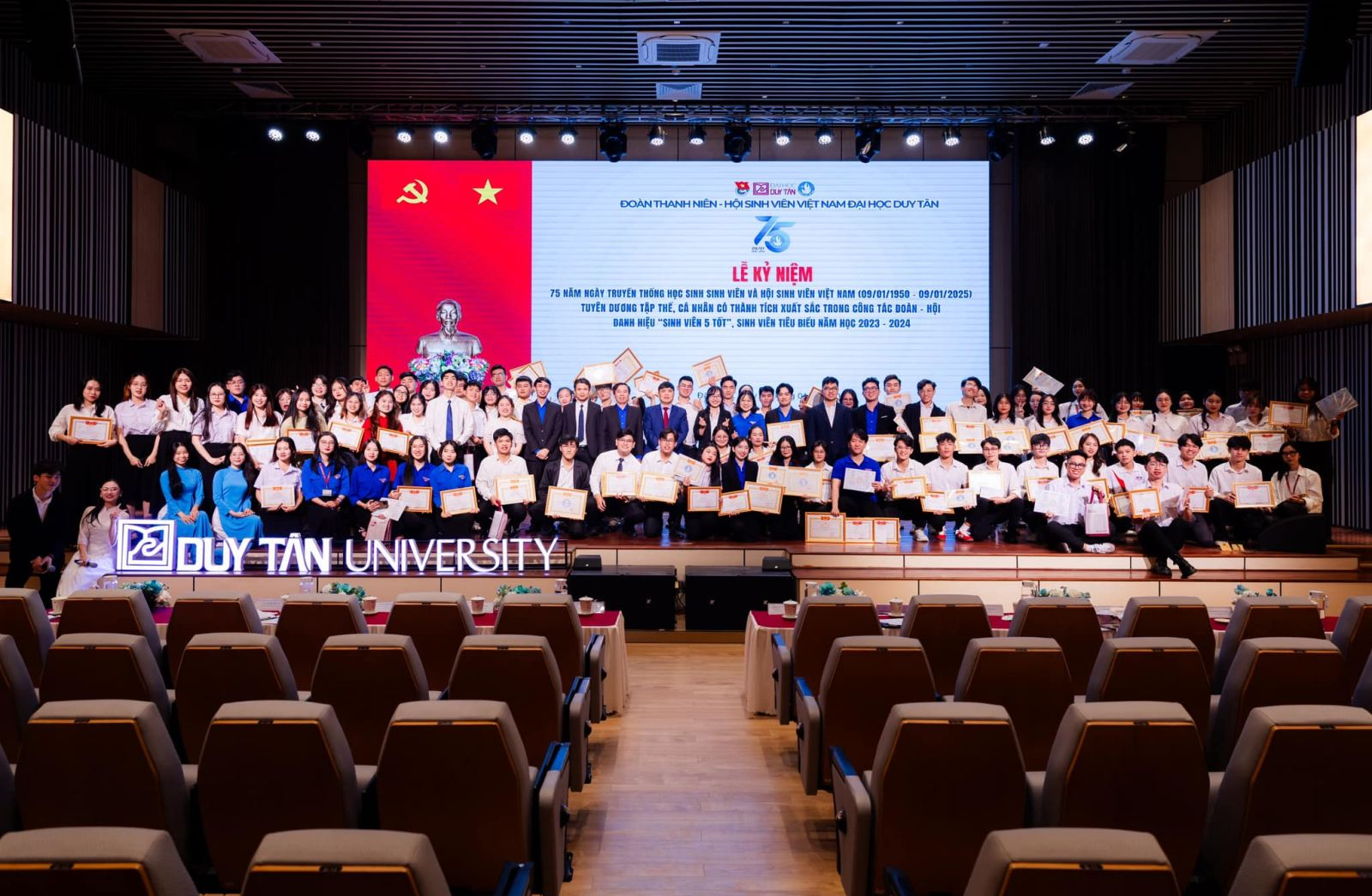 LỄ KỶ NIỆM 75 NĂM NGÀY TRUYỀN THỐNG HSSV VÀ HỘI SINH VIÊN VIỆT NAM, VINH DANH SINH VIÊN 5 TỐT CÁC CẤP VÀ TRAO THƯỞNG SINH VIÊN ĐẠT GIẢI TRONG NƯỚC VÀ QUỐC TẾ NĂM HỌC 2023-2024
